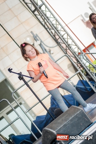 Zdjęcie w galerii na portalu naszraciborz.pl: Niedzielne występy artystyczne podczas Jarmarku Wielkanocnego wiadomości z regionu