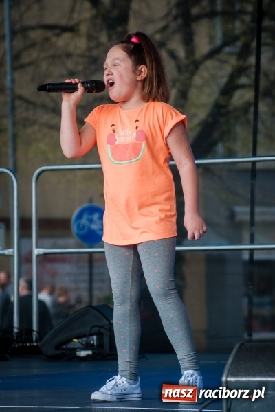 Zdjęcie w galerii na portalu naszraciborz.pl: Niedzielne występy artystyczne podczas Jarmarku Wielkanocnego wiadomości z regionu
