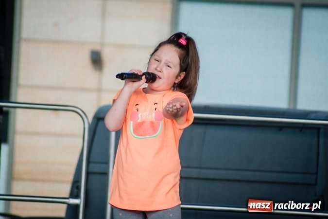 Zdjęcie w galerii na portalu naszraciborz.pl: Niedzielne występy artystyczne podczas Jarmarku Wielkanocnego wiadomości z regionu