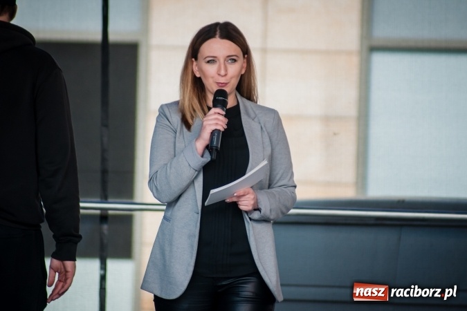 Zdjęcie w galerii na portalu naszraciborz.pl: Niedzielne występy artystyczne podczas Jarmarku Wielkanocnego wiadomości z regionu