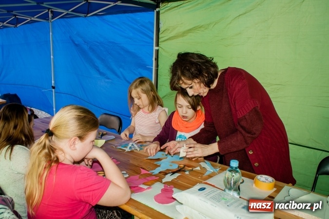 Zdjęcie w galerii na portalu naszraciborz.pl: Niedzielne występy artystyczne podczas Jarmarku Wielkanocnego wiadomości z regionu