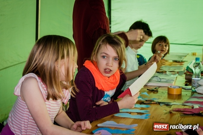 Zdjęcie w galerii na portalu naszraciborz.pl: Niedzielne występy artystyczne podczas Jarmarku Wielkanocnego wiadomości z regionu