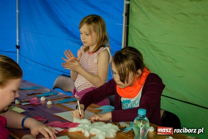 Zdjęcie w galerii na portalu naszraciborz.pl: Niedzielne występy artystyczne podczas Jarmarku Wielkanocnego wiadomości z regionu