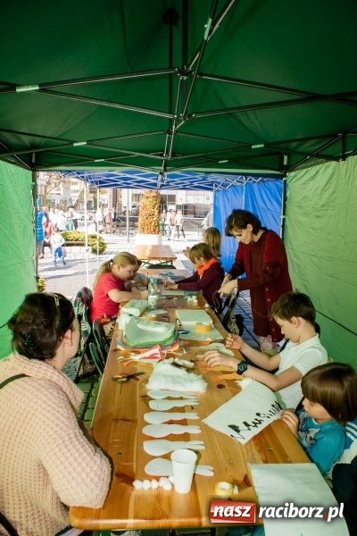 Zdjęcie w galerii na portalu naszraciborz.pl: Niedzielne występy artystyczne podczas Jarmarku Wielkanocnego wiadomości z regionu