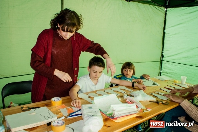 Zdjęcie w galerii na portalu naszraciborz.pl: Niedzielne występy artystyczne podczas Jarmarku Wielkanocnego wiadomości z regionu