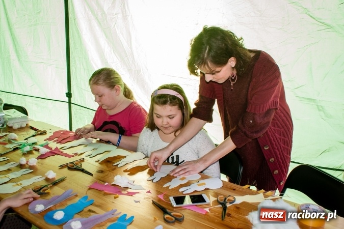Zdjęcie w galerii na portalu naszraciborz.pl: Niedzielne występy artystyczne podczas Jarmarku Wielkanocnego wiadomości z regionu
