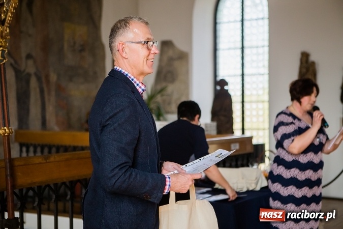 Zdjęcie w galerii na portalu naszraciborz.pl: Najładniejsze pisanki, palmy i kartki wielkanocne nagrodzono w Muzeum wiadomości z regionu