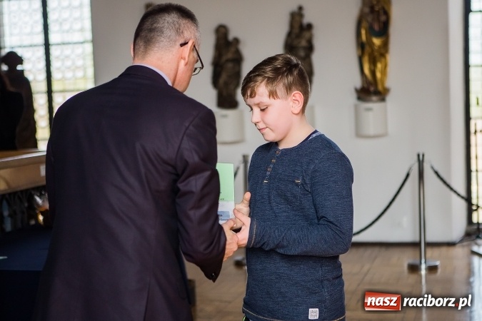 Zdjęcie w galerii na portalu naszraciborz.pl: Najładniejsze pisanki, palmy i kartki wielkanocne nagrodzono w Muzeum wiadomości z regionu