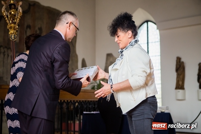 Zdjęcie w galerii na portalu naszraciborz.pl: Najładniejsze pisanki, palmy i kartki wielkanocne nagrodzono w Muzeum wiadomości z regionu