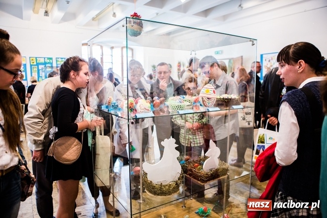 Zdjęcie w galerii na portalu naszraciborz.pl: Najładniejsze pisanki, palmy i kartki wielkanocne nagrodzono w Muzeum wiadomości z regionu