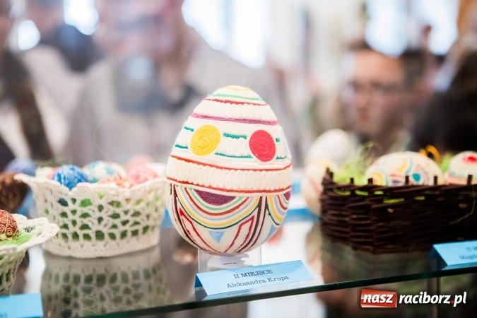 Zdjęcie w galerii na portalu naszraciborz.pl: Najładniejsze pisanki, palmy i kartki wielkanocne nagrodzono w Muzeum wiadomości z regionu