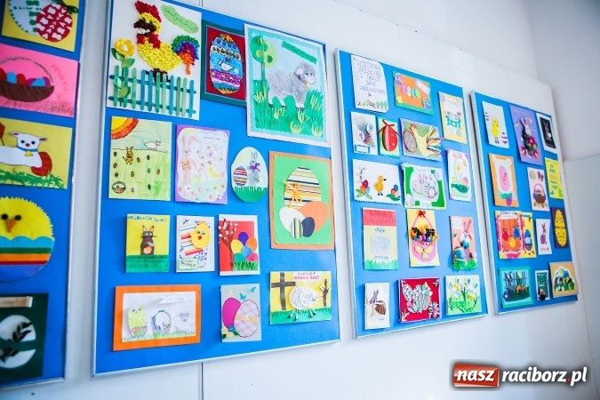 Zdjęcie w galerii na portalu naszraciborz.pl: Najładniejsze pisanki, palmy i kartki wielkanocne nagrodzono w Muzeum wiadomości z regionu
