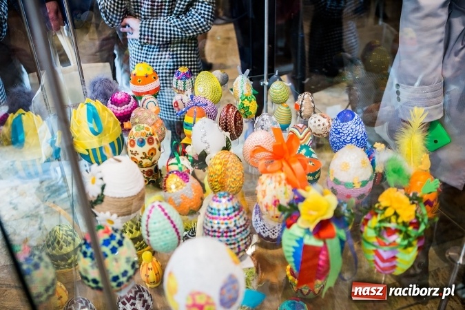 Zdjęcie w galerii na portalu naszraciborz.pl: Najładniejsze pisanki, palmy i kartki wielkanocne nagrodzono w Muzeum wiadomości z regionu