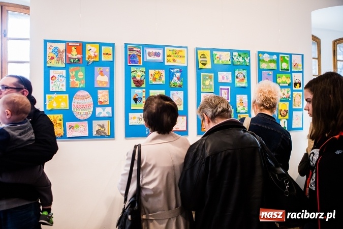 Zdjęcie w galerii na portalu naszraciborz.pl: Najładniejsze pisanki, palmy i kartki wielkanocne nagrodzono w Muzeum wiadomości z regionu