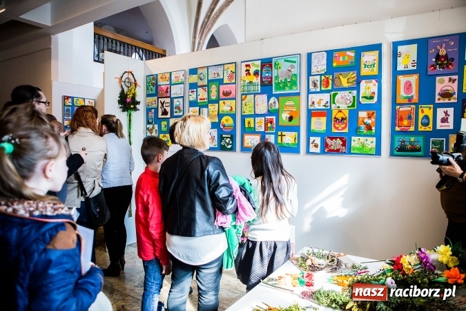 Zdjęcie w galerii na portalu naszraciborz.pl: Najładniejsze pisanki, palmy i kartki wielkanocne nagrodzono w Muzeum wiadomości z regionu