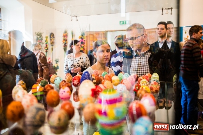 Zdjęcie w galerii na portalu naszraciborz.pl: Najładniejsze pisanki, palmy i kartki wielkanocne nagrodzono w Muzeum wiadomości z regionu