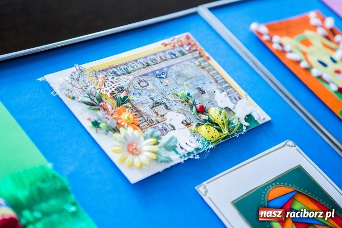 Zdjęcie w galerii na portalu naszraciborz.pl: Najładniejsze pisanki, palmy i kartki wielkanocne nagrodzono w Muzeum wiadomości z regionu