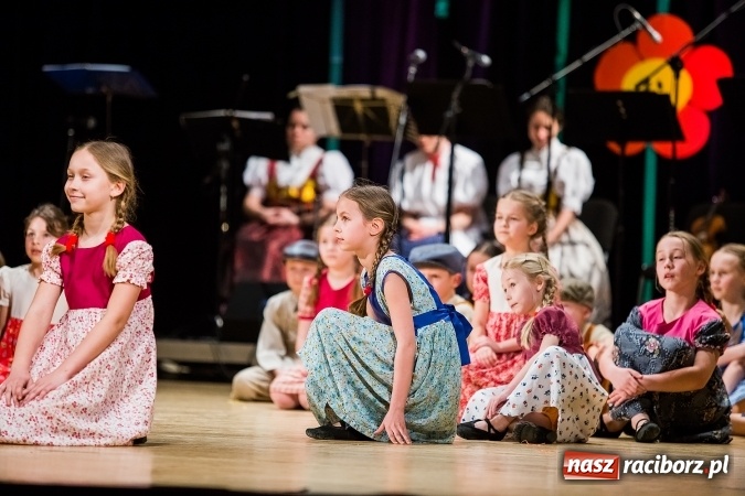Zdjęcie w galerii na portalu naszraciborz.pl: Koncert charytatywny Stowarzyszenia Źródło wiadomości z regionu