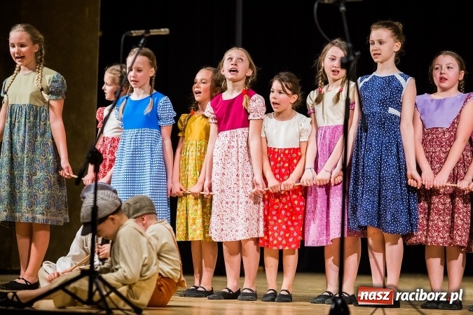 Zdjęcie w galerii na portalu naszraciborz.pl: Koncert charytatywny Stowarzyszenia Źródło wiadomości z regionu