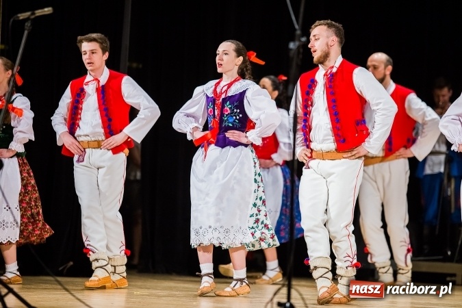 Zdjęcie w galerii na portalu naszraciborz.pl: Koncert charytatywny Stowarzyszenia Źródło wiadomości z regionu