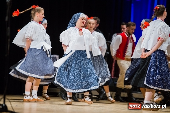 Zdjęcie w galerii na portalu naszraciborz.pl: Koncert charytatywny Stowarzyszenia Źródło wiadomości z regionu