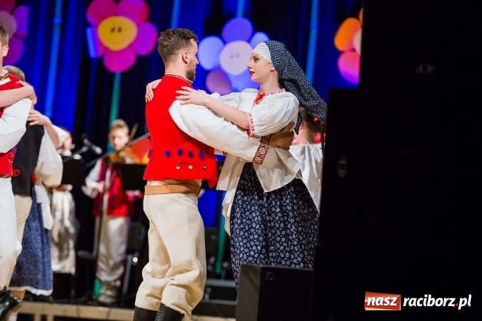 Zdjęcie w galerii na portalu naszraciborz.pl: Koncert charytatywny Stowarzyszenia Źródło wiadomości z regionu