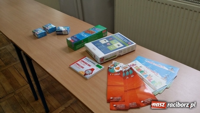 Zdjęcie w galerii na portalu naszraciborz.pl: Międzyszkolne zmagania z angielskim alfabetem w Szkole Podstawowej nr 4 wiadomości z regionu