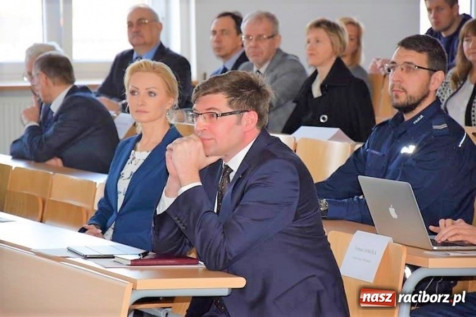 Zdjęcie w galerii na portalu naszraciborz.pl: O niskiej emisji w Częstochowie  wiadomości z regionu