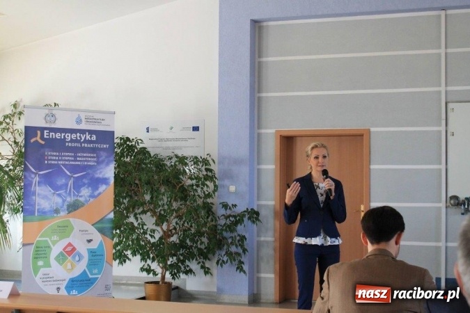 Zdjęcie w galerii na portalu naszraciborz.pl: O niskiej emisji w Częstochowie  wiadomości z regionu