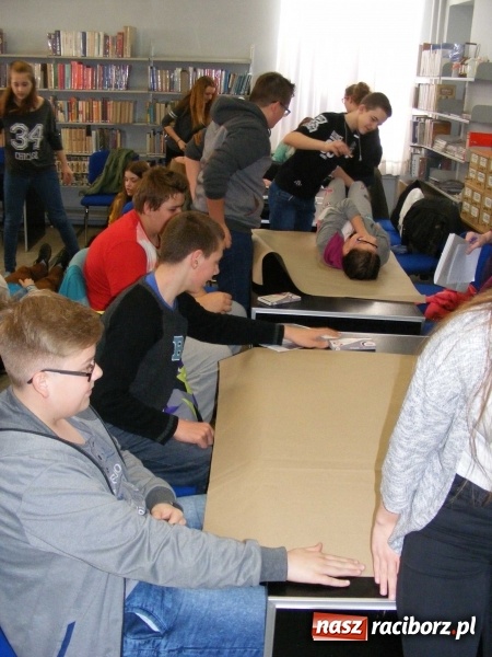 Zdjęcie w galerii na portalu naszraciborz.pl: Nie truj sąsiada! W Gimnazjum nr 5 zorganizowano warsztaty  wiadomości z regionu