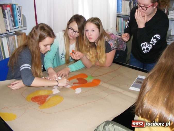 Zdjęcie w galerii na portalu naszraciborz.pl: Nie truj sąsiada! W Gimnazjum nr 5 zorganizowano warsztaty  wiadomości z regionu