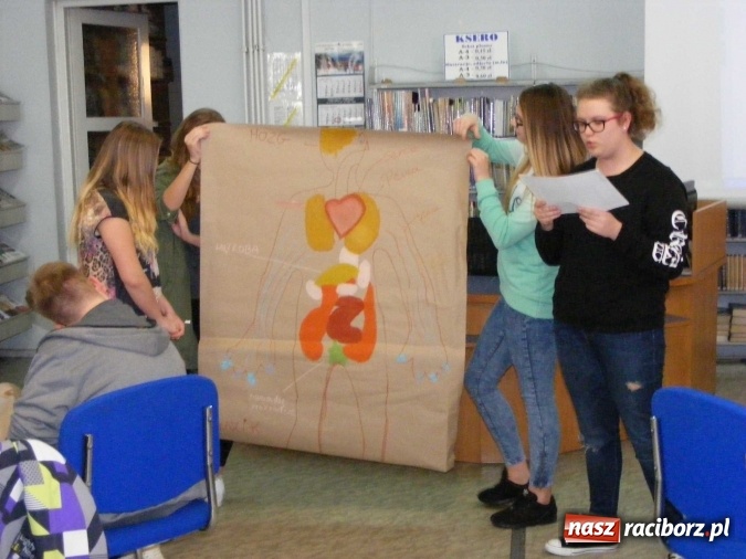 Zdjęcie w galerii na portalu naszraciborz.pl: Nie truj sąsiada! W Gimnazjum nr 5 zorganizowano warsztaty  wiadomości z regionu