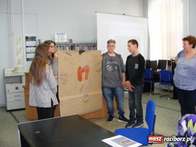 Zdjęcie w galerii na portalu naszraciborz.pl: Nie truj sąsiada! W Gimnazjum nr 5 zorganizowano warsztaty  wiadomości z regionu