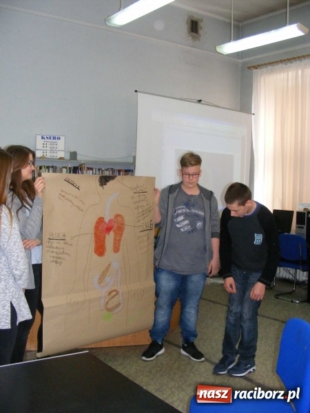 Zdjęcie w galerii na portalu naszraciborz.pl: Nie truj sąsiada! W Gimnazjum nr 5 zorganizowano warsztaty  wiadomości z regionu