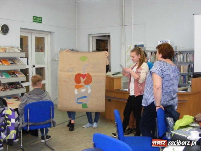 Zdjęcie w galerii na portalu naszraciborz.pl: Nie truj sąsiada! W Gimnazjum nr 5 zorganizowano warsztaty  wiadomości z regionu
