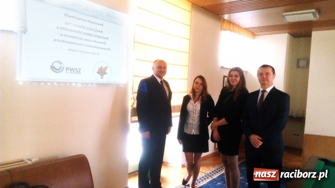 Zdjęcie w galerii na portalu naszraciborz.pl: Studenci i wykładowcy raciborskiej PWSZ w Rezydencji Prezydenta RP wiadomości z regionu