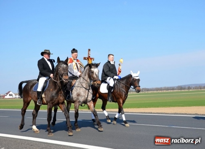 Zdjęcie w galerii na portalu naszraciborz.pl: Wielkanocna Procesja Konna w Raciborzu-Sudole, czyli niemal 120 lat tradycji wiadomości z regionu