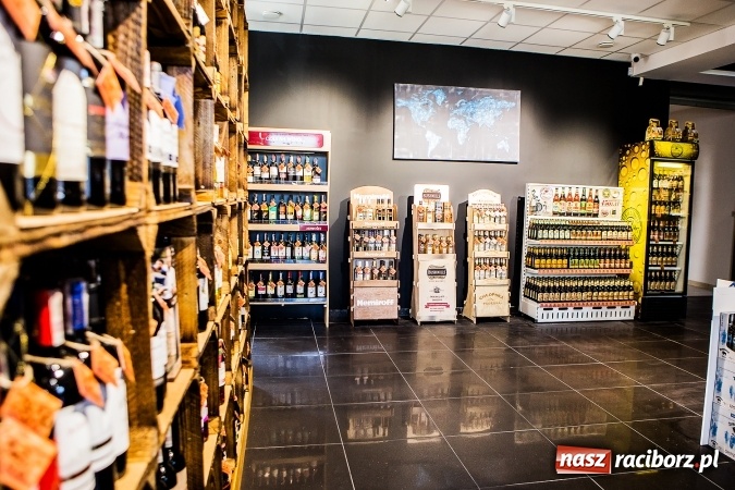 Zdjęcie w galerii na portalu naszraciborz.pl: Kolekcja promili - nowy sklep monopolowy w Raciborzu wiadomości z regionu