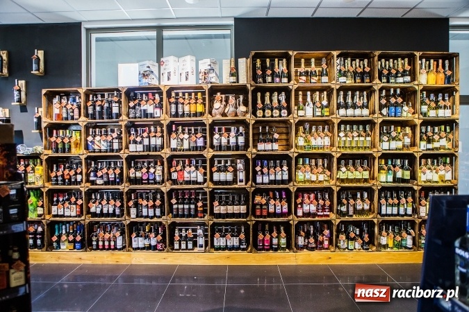 Zdjęcie w galerii na portalu naszraciborz.pl: Kolekcja promili - nowy sklep monopolowy w Raciborzu wiadomości z regionu