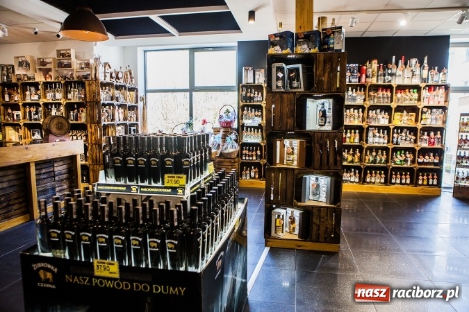 Zdjęcie w galerii na portalu naszraciborz.pl: Kolekcja promili - nowy sklep monopolowy w Raciborzu wiadomości z regionu