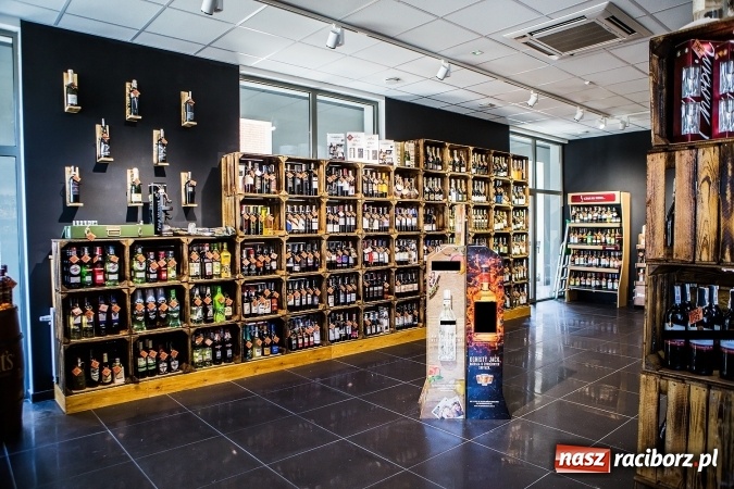 Zdjęcie w galerii na portalu naszraciborz.pl: Kolekcja promili - nowy sklep monopolowy w Raciborzu wiadomości z regionu