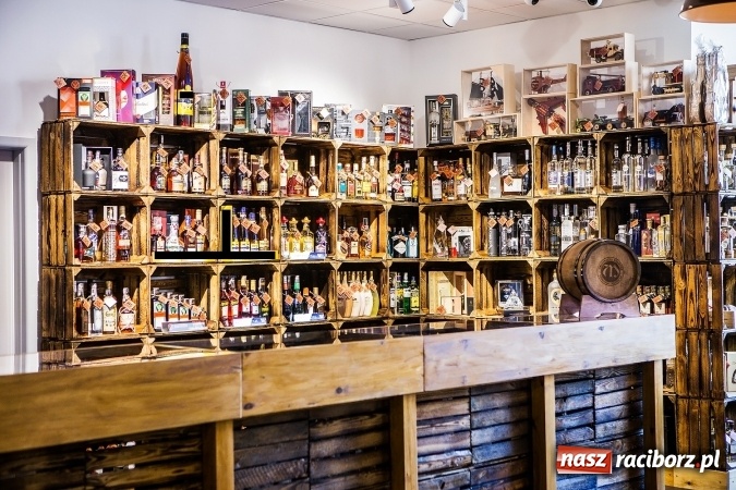 Zdjęcie w galerii na portalu naszraciborz.pl: Kolekcja promili - nowy sklep monopolowy w Raciborzu wiadomości z regionu