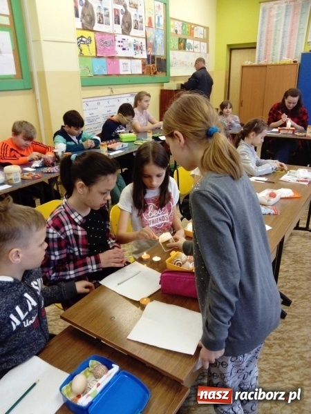 Zdjęcie w galerii na portalu naszraciborz.pl: W Nędzy po raz czternasty odbył się Regionalny Konkurs Kroszonkarski wiadomości z regionu