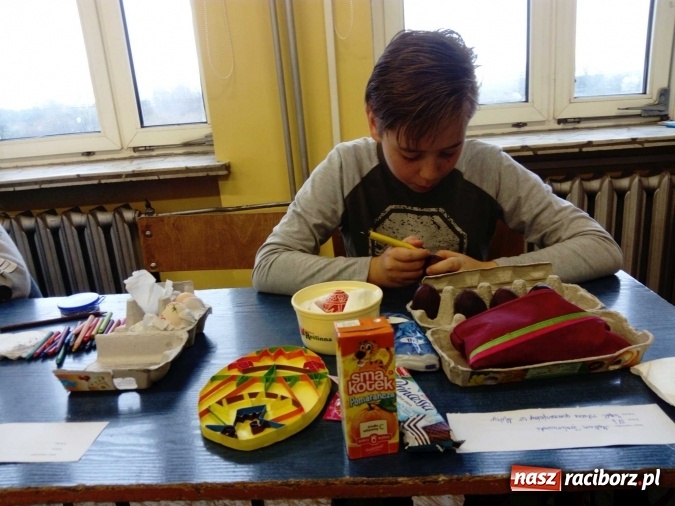 Zdjęcie w galerii na portalu naszraciborz.pl: W Nędzy po raz czternasty odbył się Regionalny Konkurs Kroszonkarski wiadomości z regionu