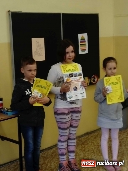 Zdjęcie w galerii na portalu naszraciborz.pl: W Nędzy po raz czternasty odbył się Regionalny Konkurs Kroszonkarski wiadomości z regionu