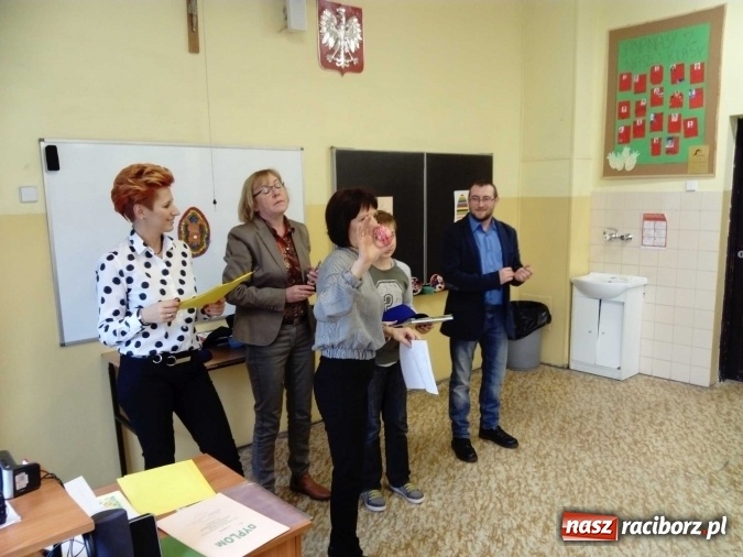 Zdjęcie w galerii na portalu naszraciborz.pl: W Nędzy po raz czternasty odbył się Regionalny Konkurs Kroszonkarski wiadomości z regionu