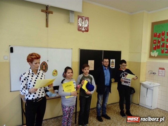 Zdjęcie w galerii na portalu naszraciborz.pl: W Nędzy po raz czternasty odbył się Regionalny Konkurs Kroszonkarski wiadomości z regionu