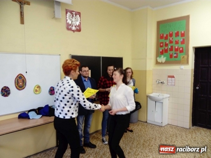 Zdjęcie w galerii na portalu naszraciborz.pl: W Nędzy po raz czternasty odbył się Regionalny Konkurs Kroszonkarski wiadomości z regionu