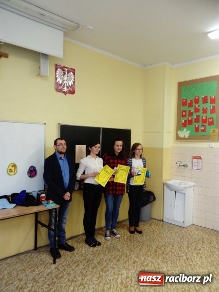 Zdjęcie w galerii na portalu naszraciborz.pl: W Nędzy po raz czternasty odbył się Regionalny Konkurs Kroszonkarski wiadomości z regionu