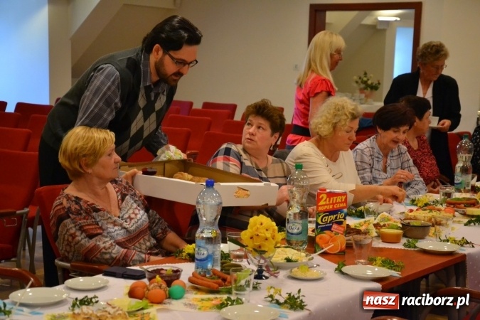 Zdjęcie w galerii na portalu naszraciborz.pl: Na Zamku Piastowskim zorganizowano wielkanocny podwieczorek wiadomości z regionu